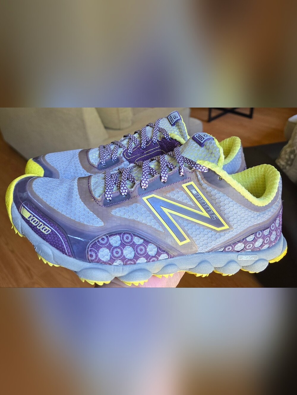 Sz 10 Women's NEW BALANCE MINIMUS 1010 Trail Running Shoes